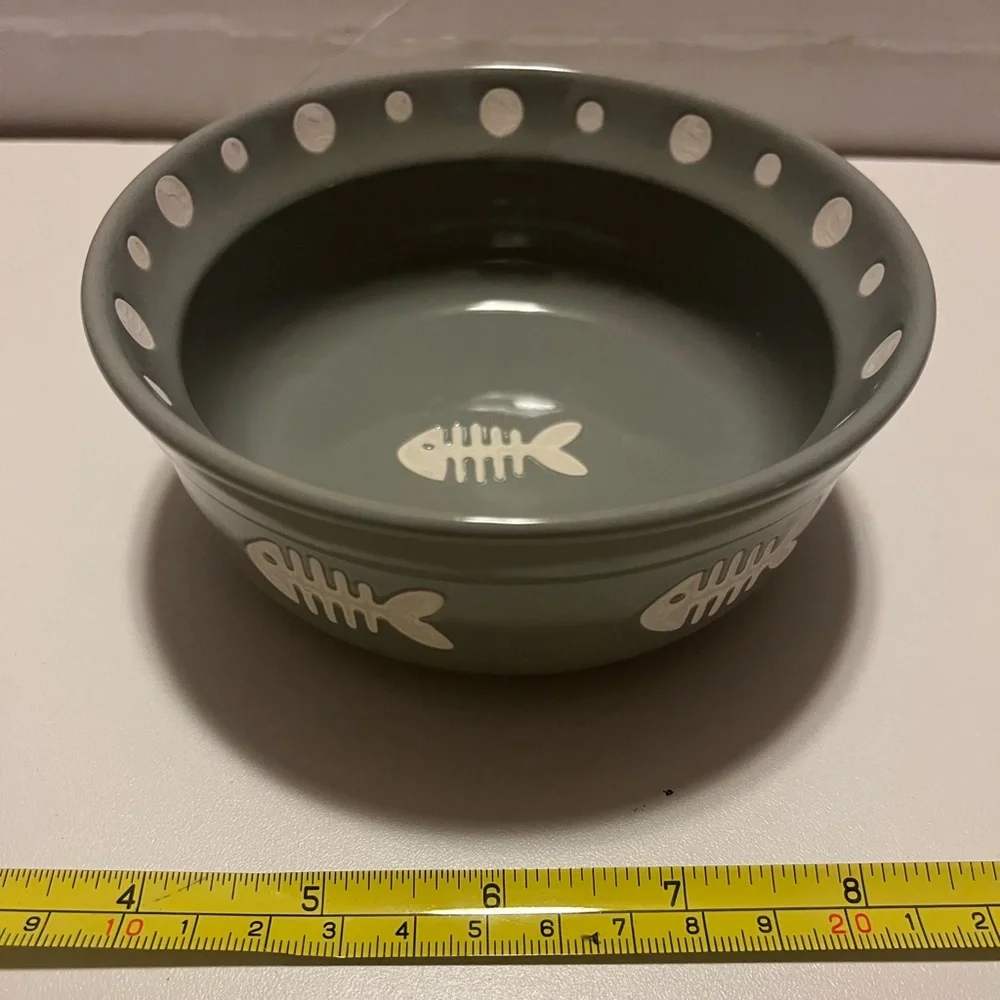 Signature PAWS & FISH PET BOWL Dog cat food water dish Ceramic, Fish Bone
